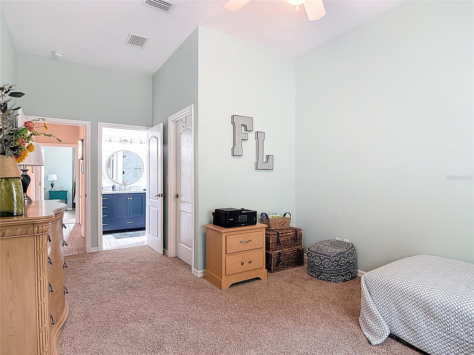 Image 20 of 43 For 6462 Longlake Drive