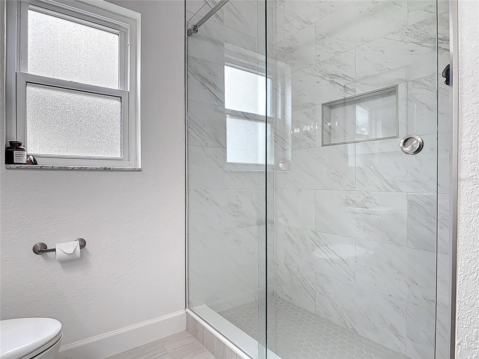 Image 22 of 43 For 6462 Longlake Drive