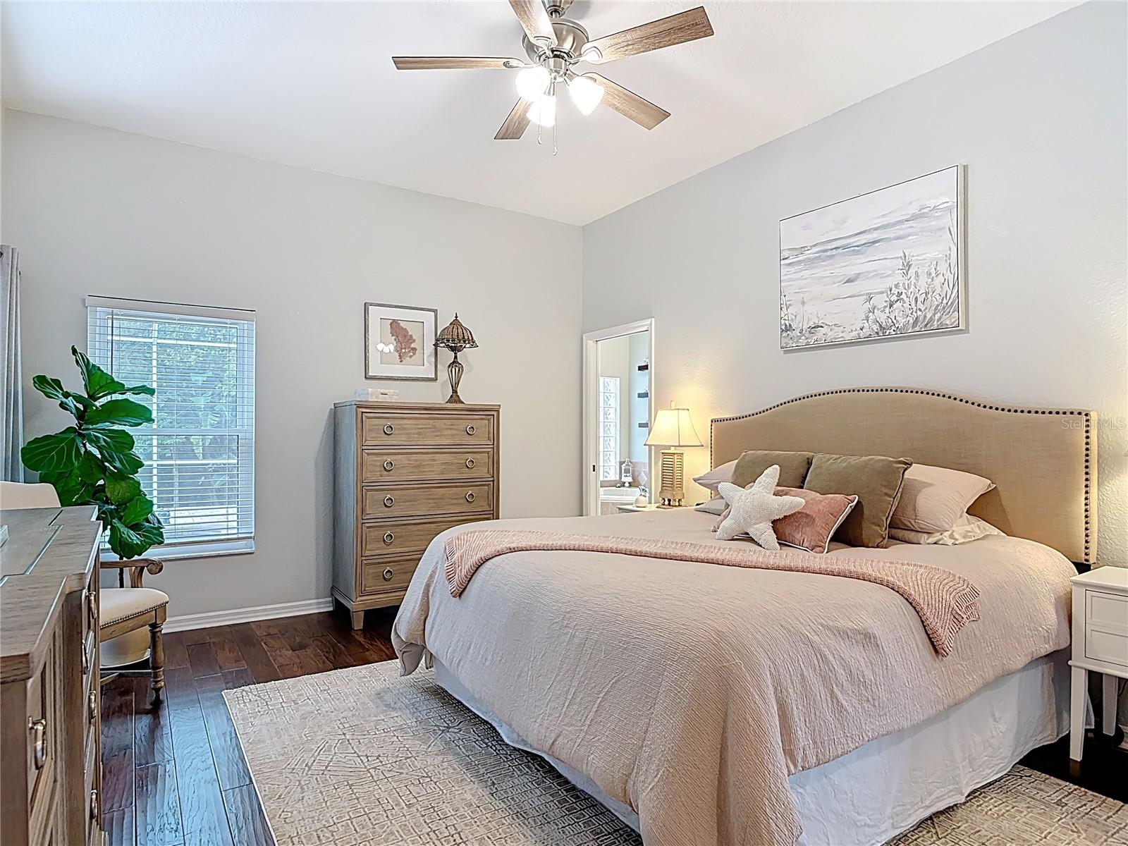 Image 25 of 43 For 6462 Longlake Drive