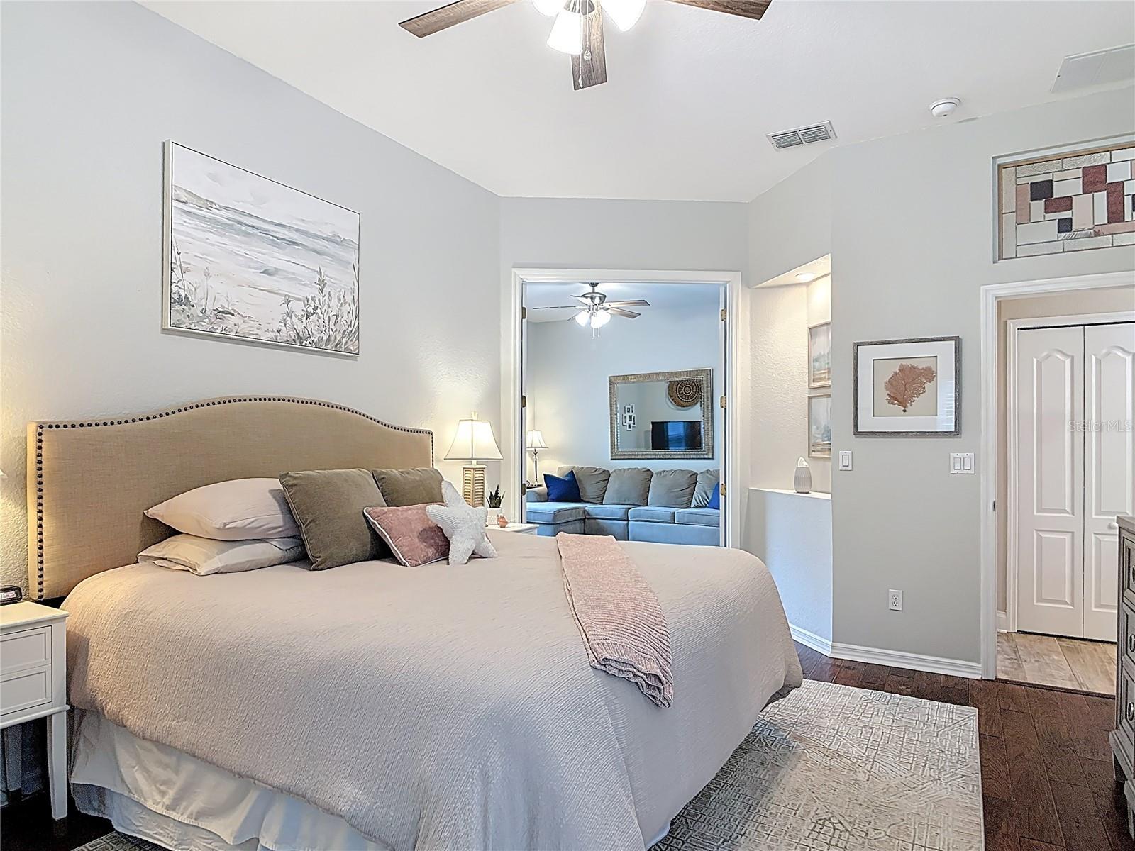 Image 26 of 43 For 6462 Longlake Drive