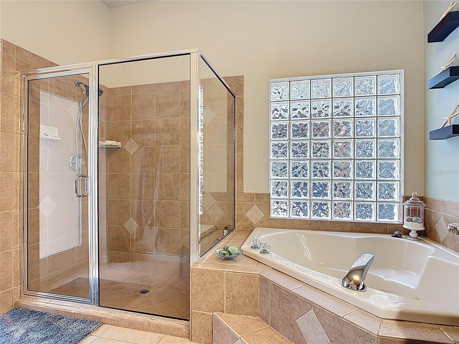 Image 28 of 43 For 6462 Longlake Drive