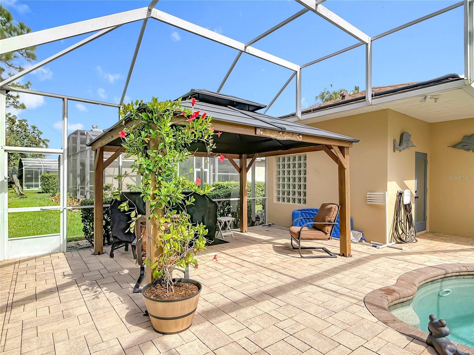 Image 33 of 43 For 6462 Longlake Drive