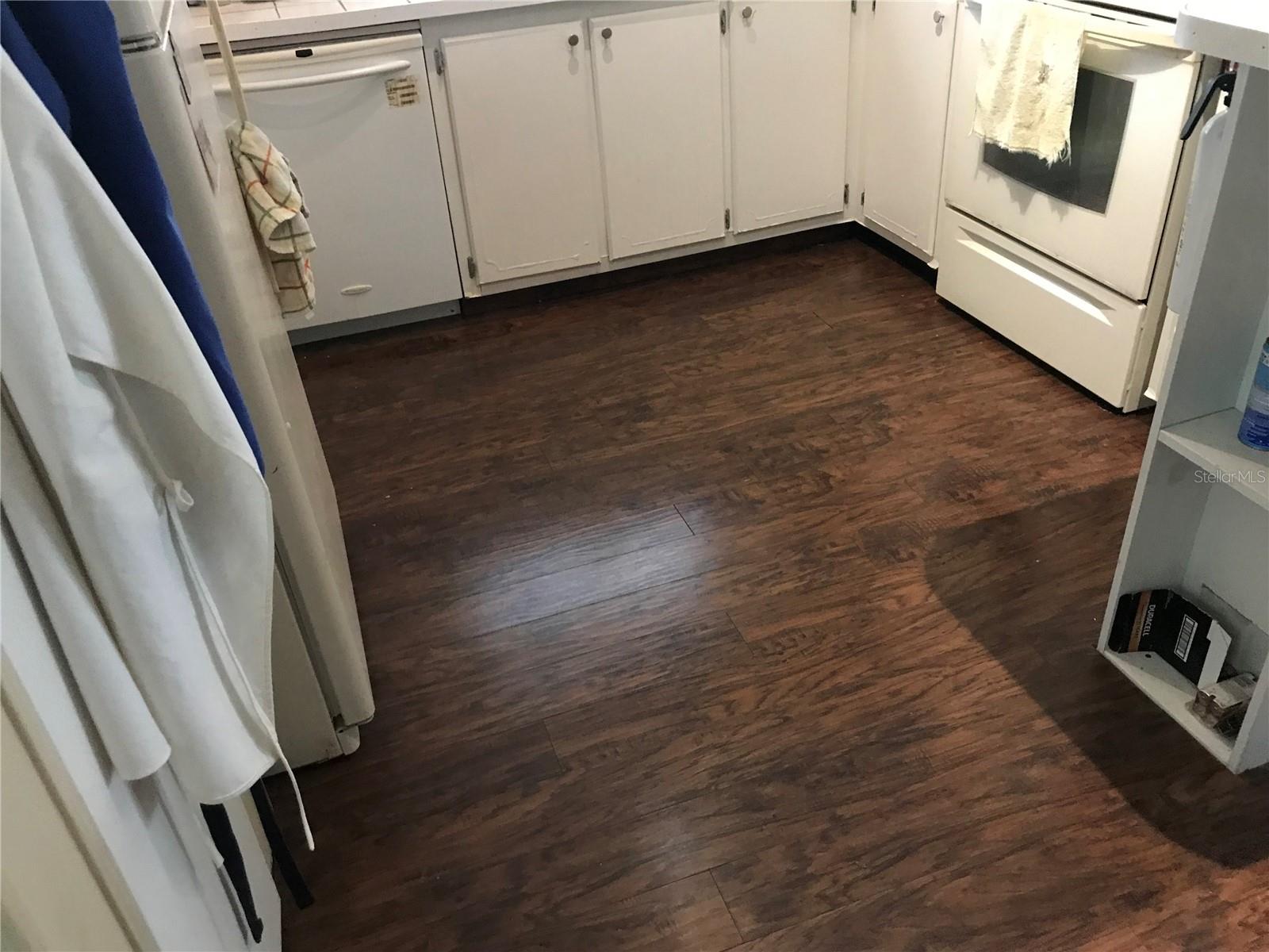 Image 11 of 23 For 4337 Indian River Drive W