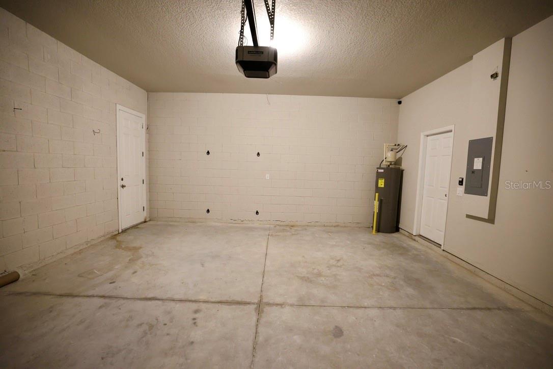 Image 36 of 52 For 434 Venetian Palms Boulevard