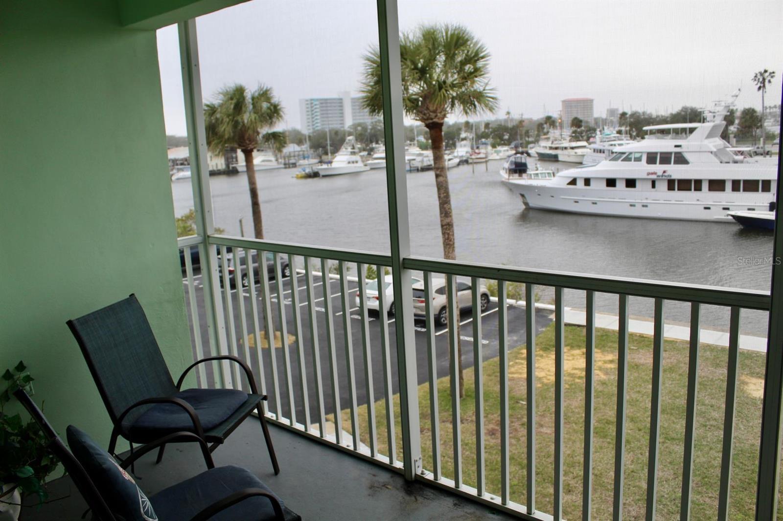 Image 17 of 20 For 715 Beach Street 306d