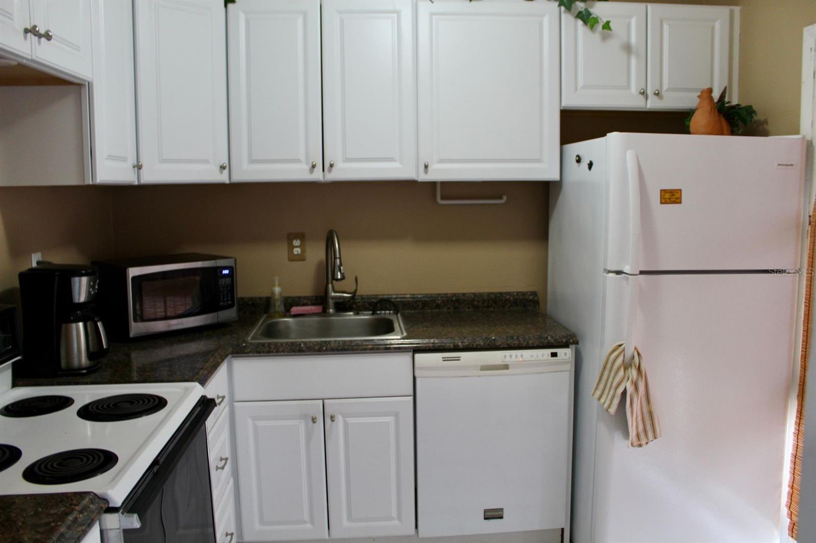 Image 4 of 20 For 715 Beach Street 306d