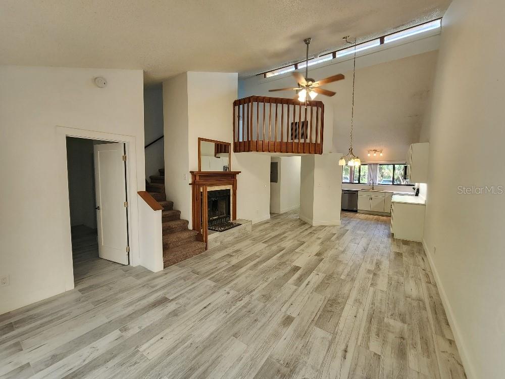 Image 10 of 15 For 627 Glendevon Drive