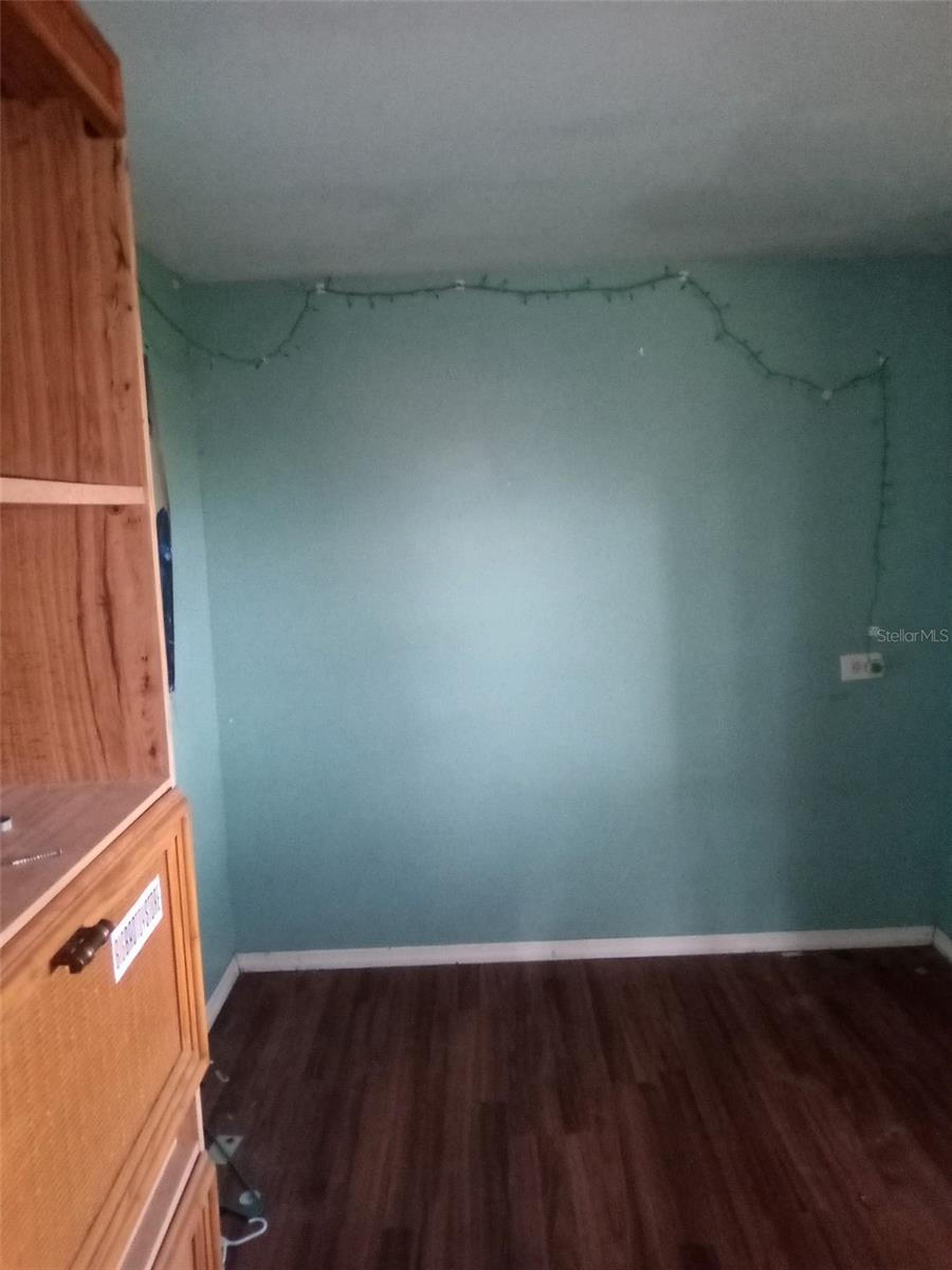 Image 4 of 18 For 44721 Forest View Road