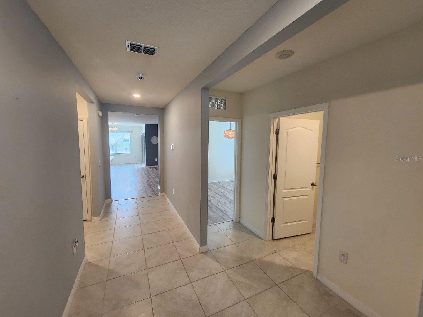 Image 13 of 25 For 915 Noble Run