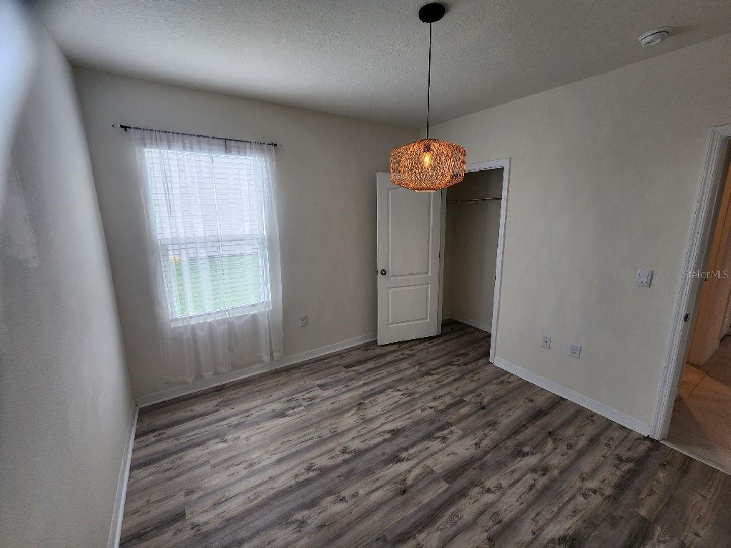 Image 14 of 25 For 915 Noble Run