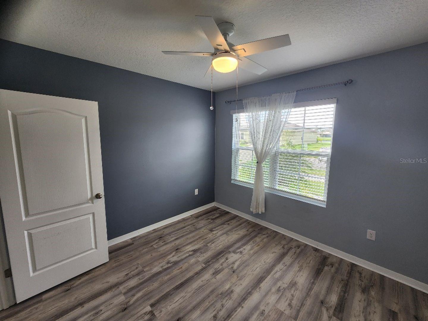 Image 16 of 25 For 915 Noble Run