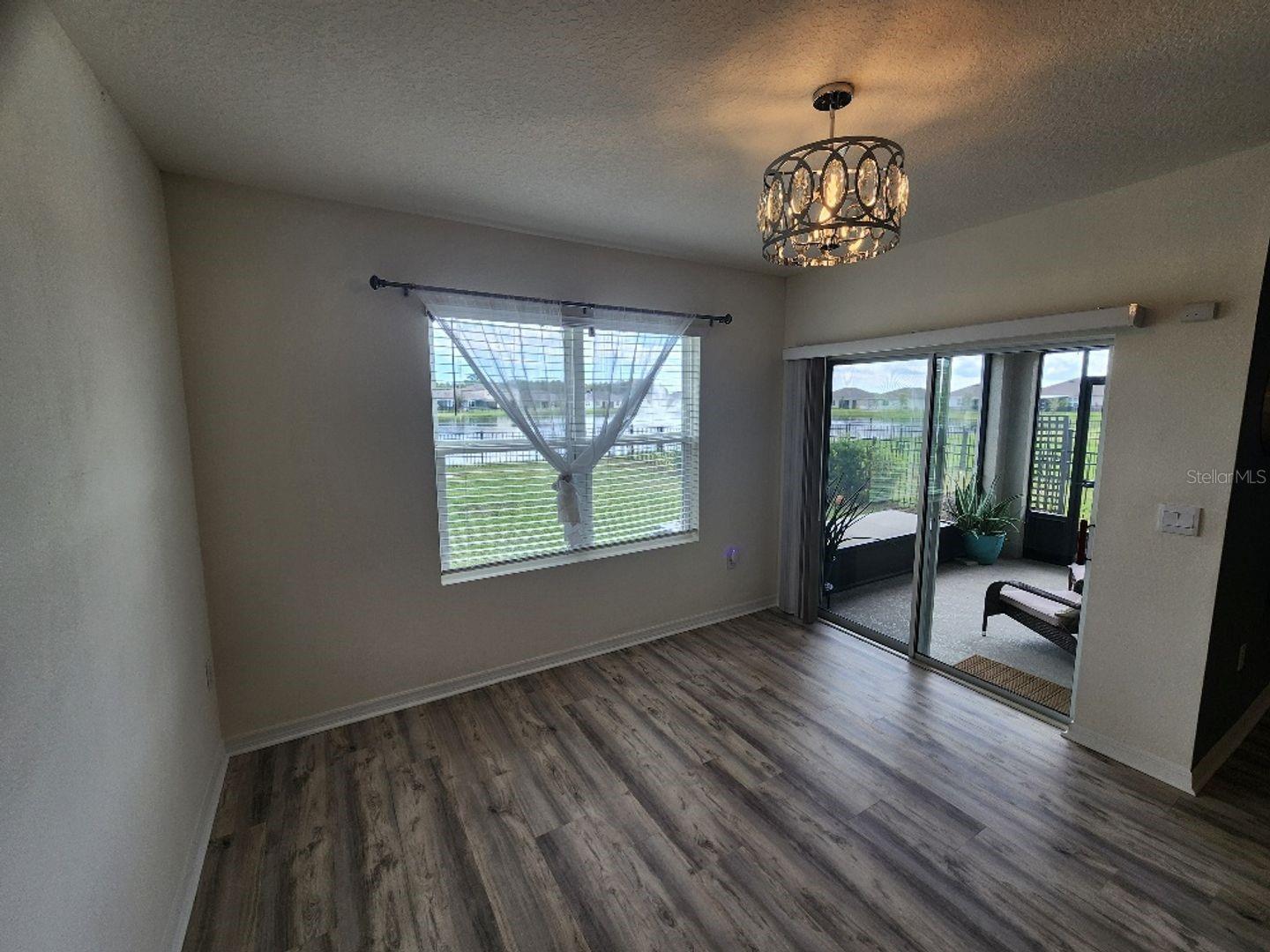 Image 7 of 25 For 915 Noble Run