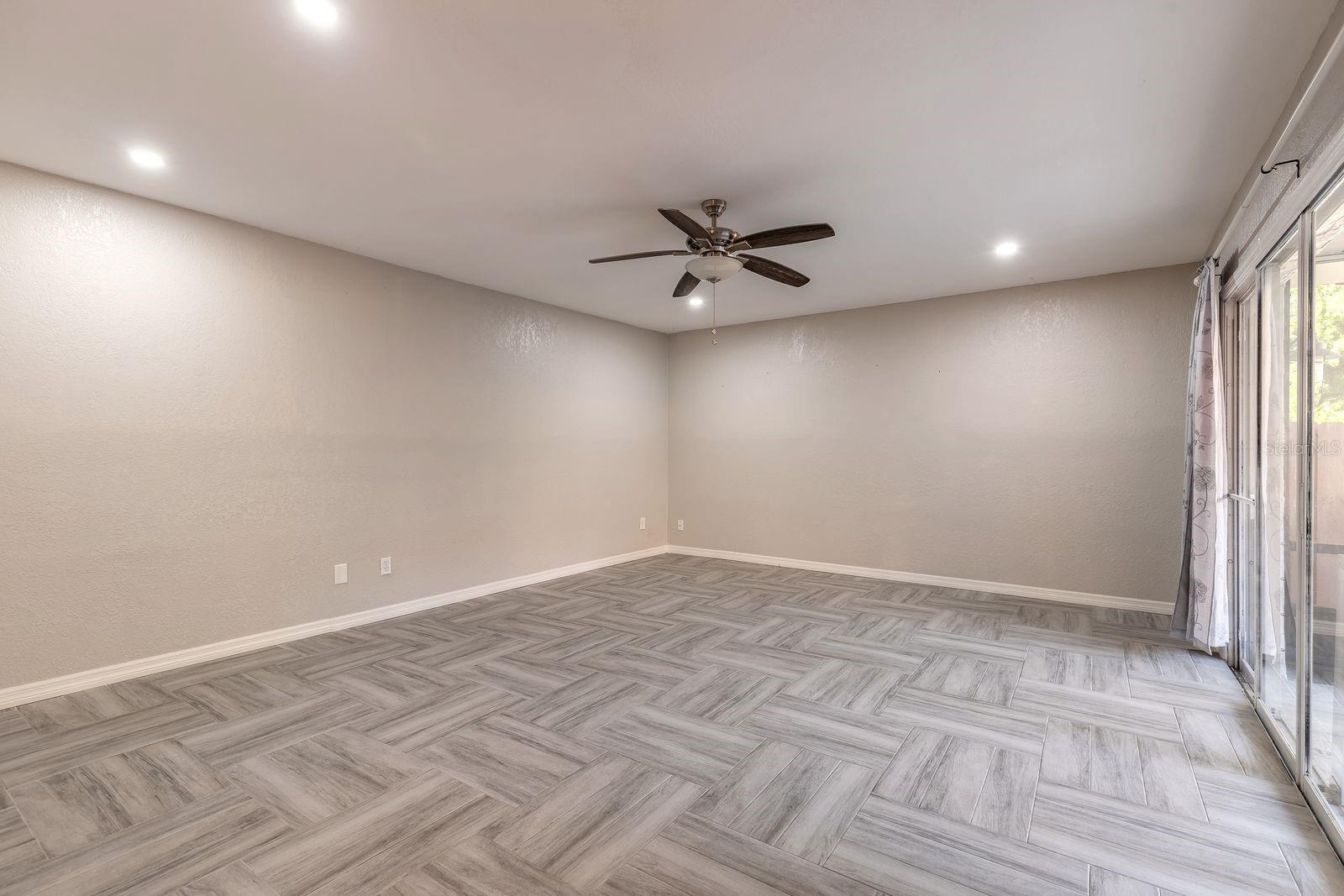 Image 8 of 28 For 139 Moonstone Court