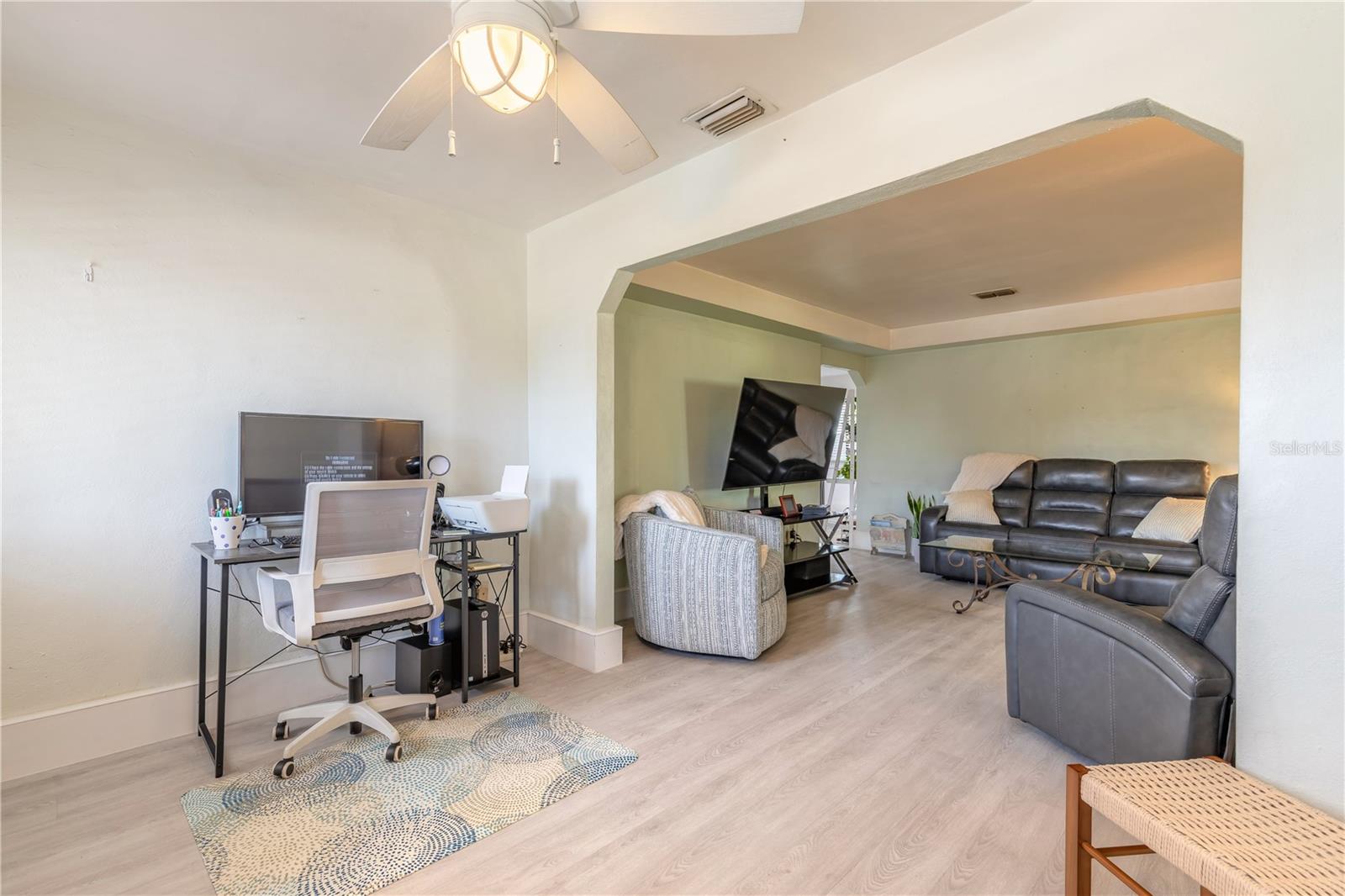 Image 7 of 41 For 208 Crawford Road