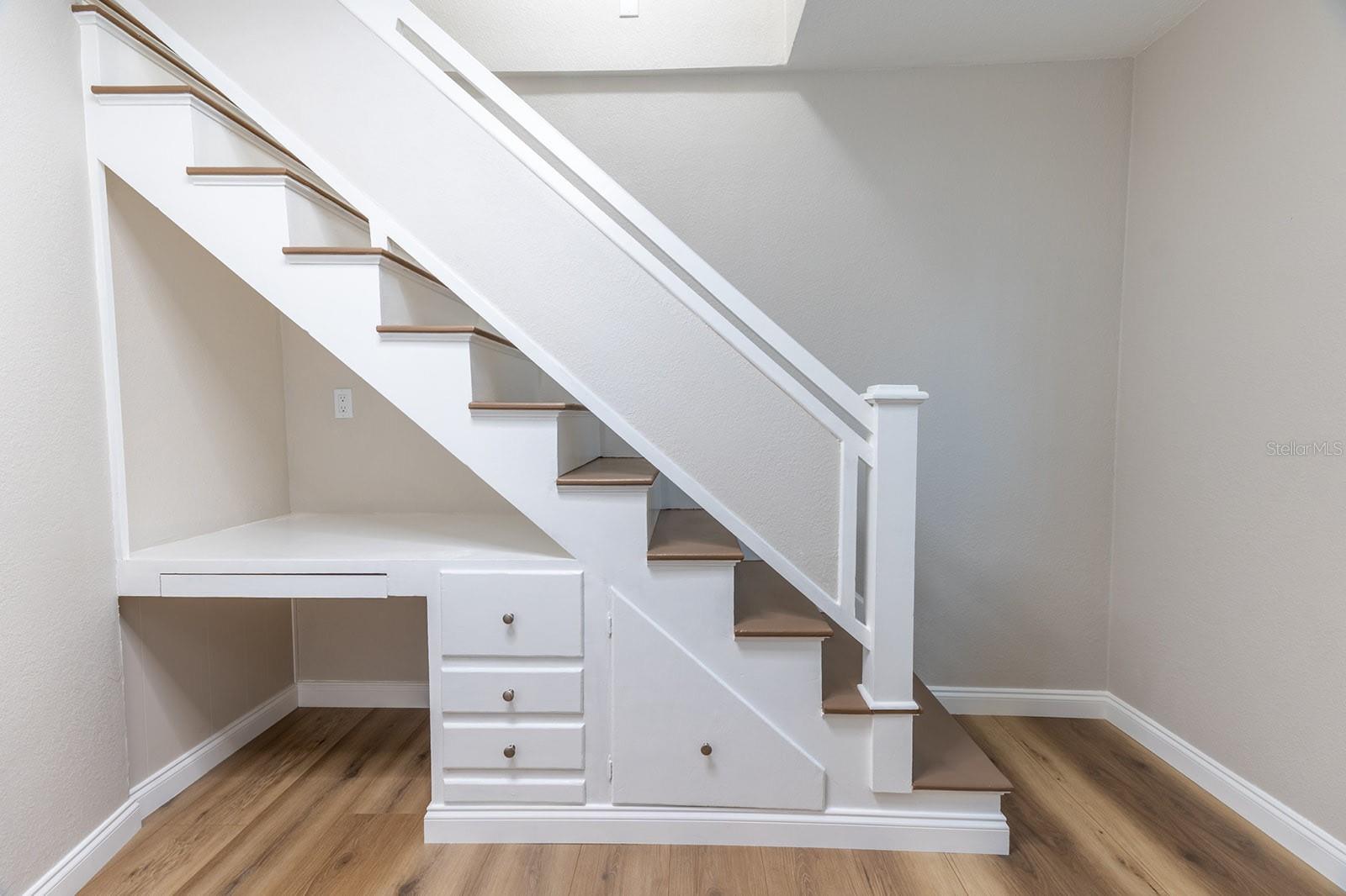 Image 17 of 33 For 908 3rd Street