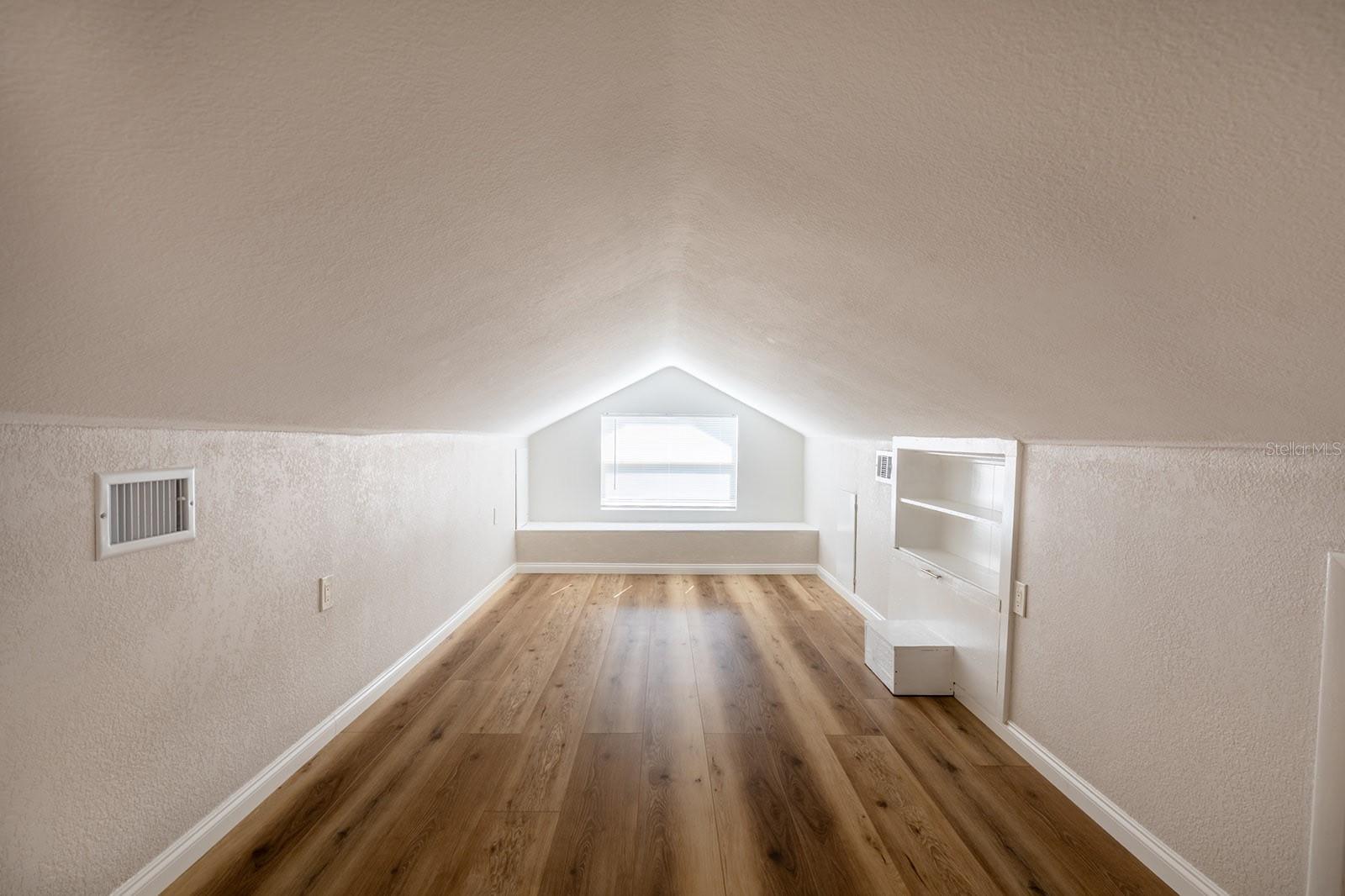 Image 19 of 33 For 908 3rd Street