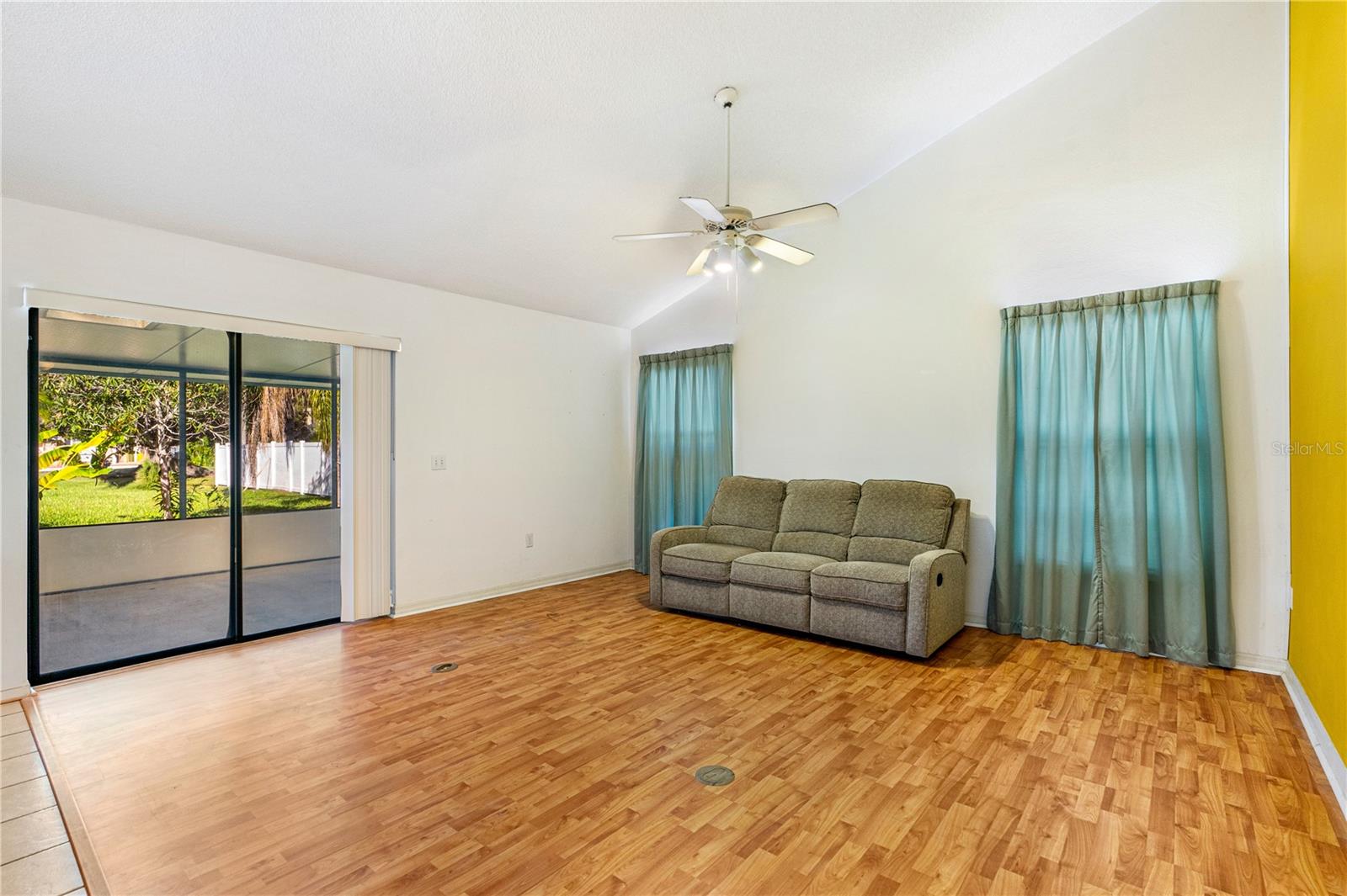 Image 24 of 44 For 1392 Surrey Park Drive