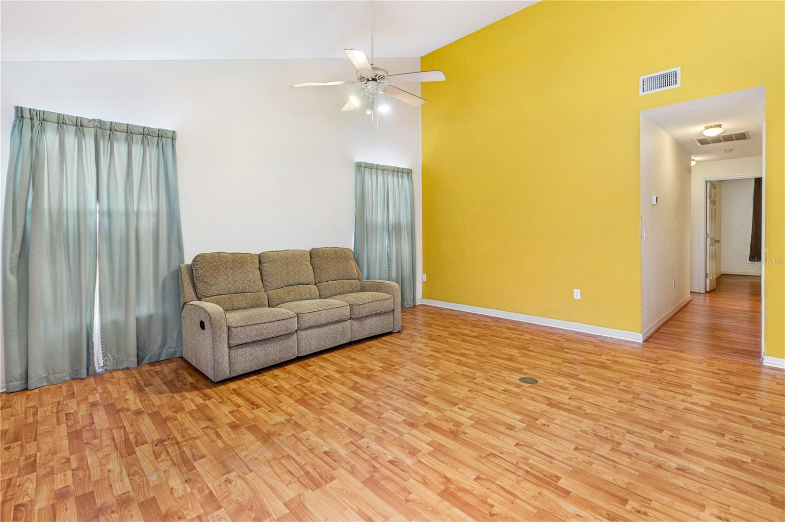 Image 26 of 44 For 1392 Surrey Park Drive