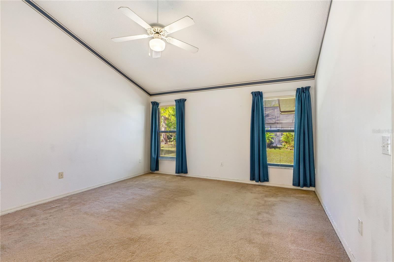 Image 27 of 44 For 1392 Surrey Park Drive