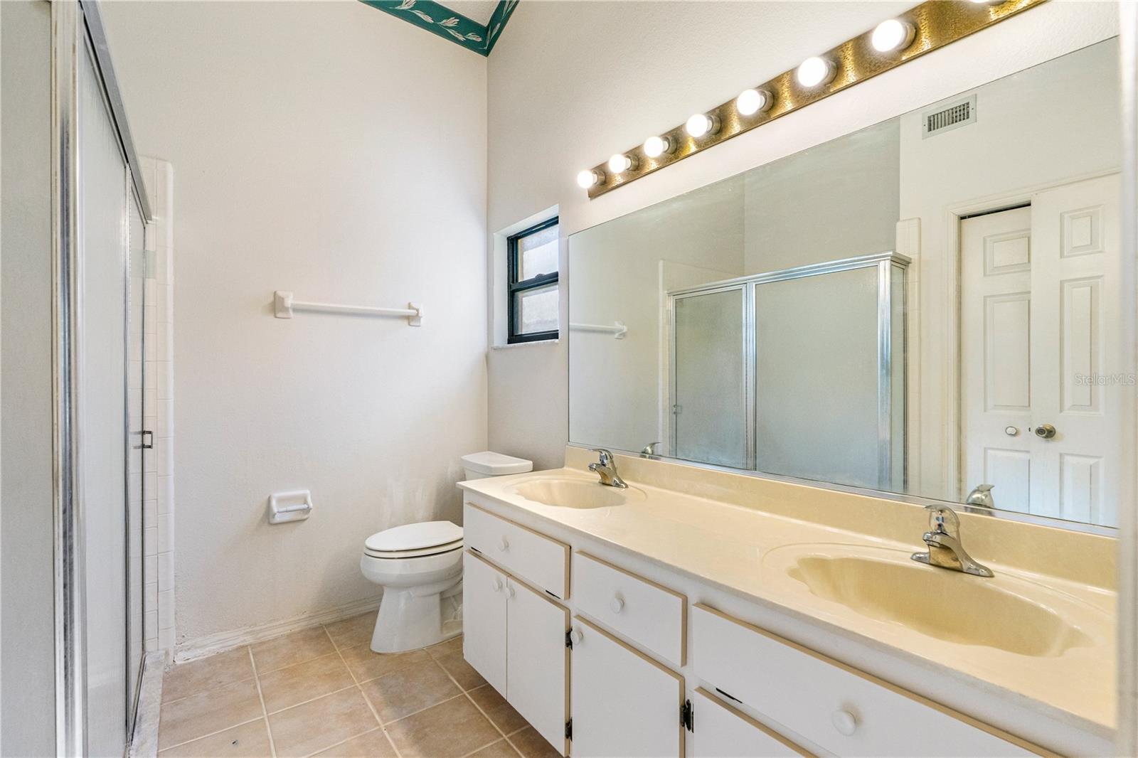 Image 29 of 44 For 1392 Surrey Park Drive