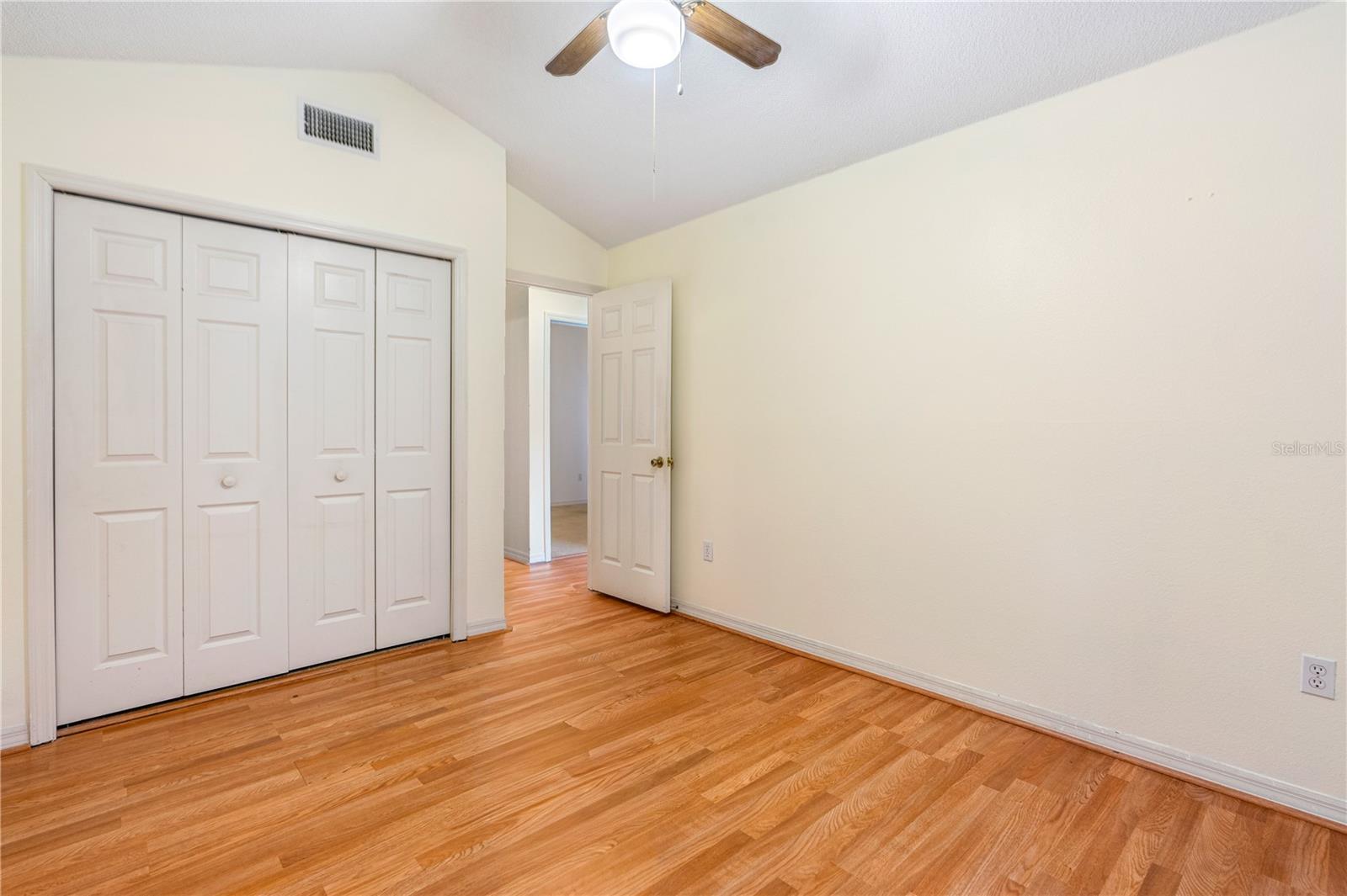 Image 32 of 44 For 1392 Surrey Park Drive