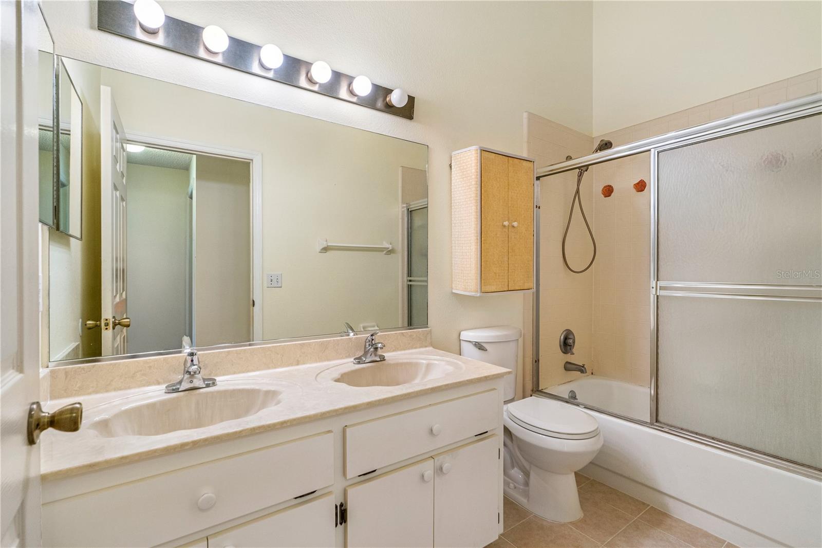 Image 37 of 44 For 1392 Surrey Park Drive