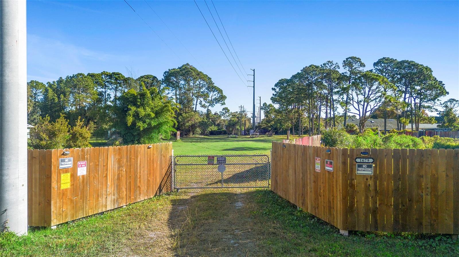 Image 20 of 24 For 1679 Pinedale Road