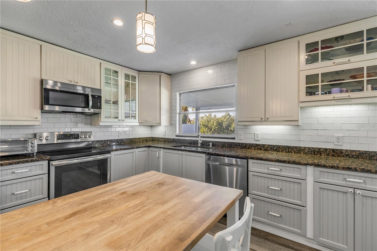 Image 24 of 100 For 4602 Saxon Drive