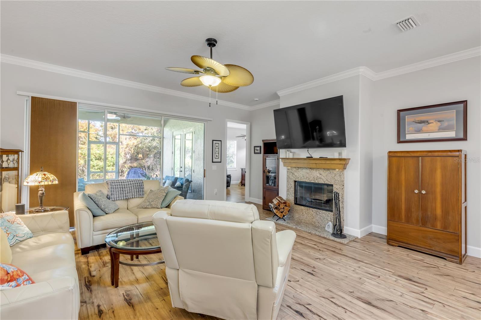 Image 15 of 46 For 3367 Torre Boulevard