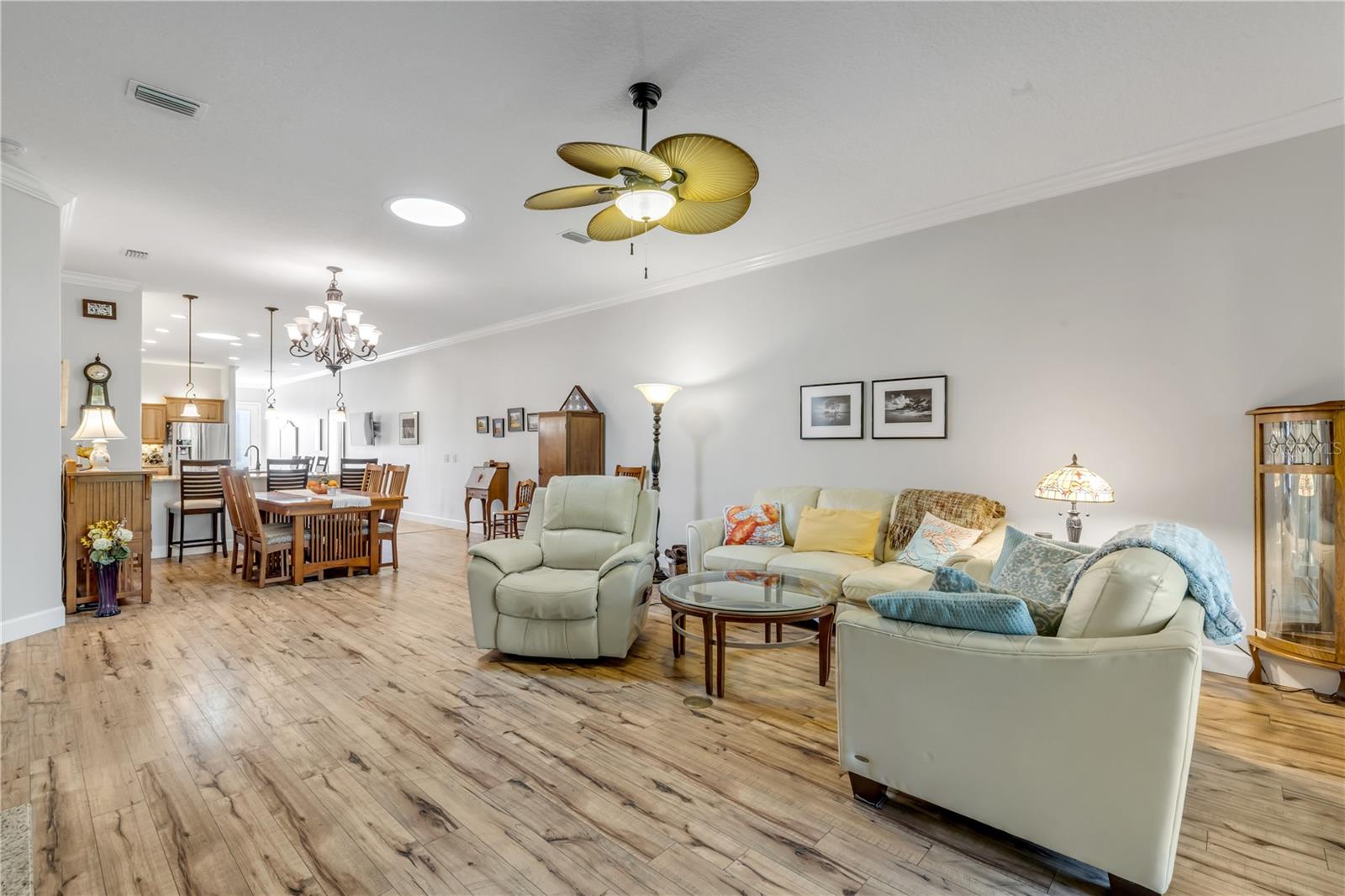 Image 16 of 46 For 3367 Torre Boulevard