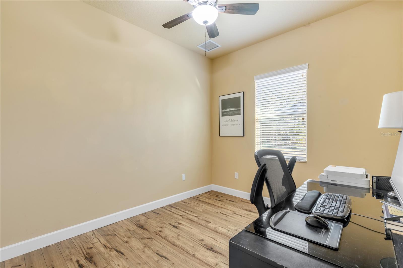 Image 22 of 46 For 3367 Torre Boulevard