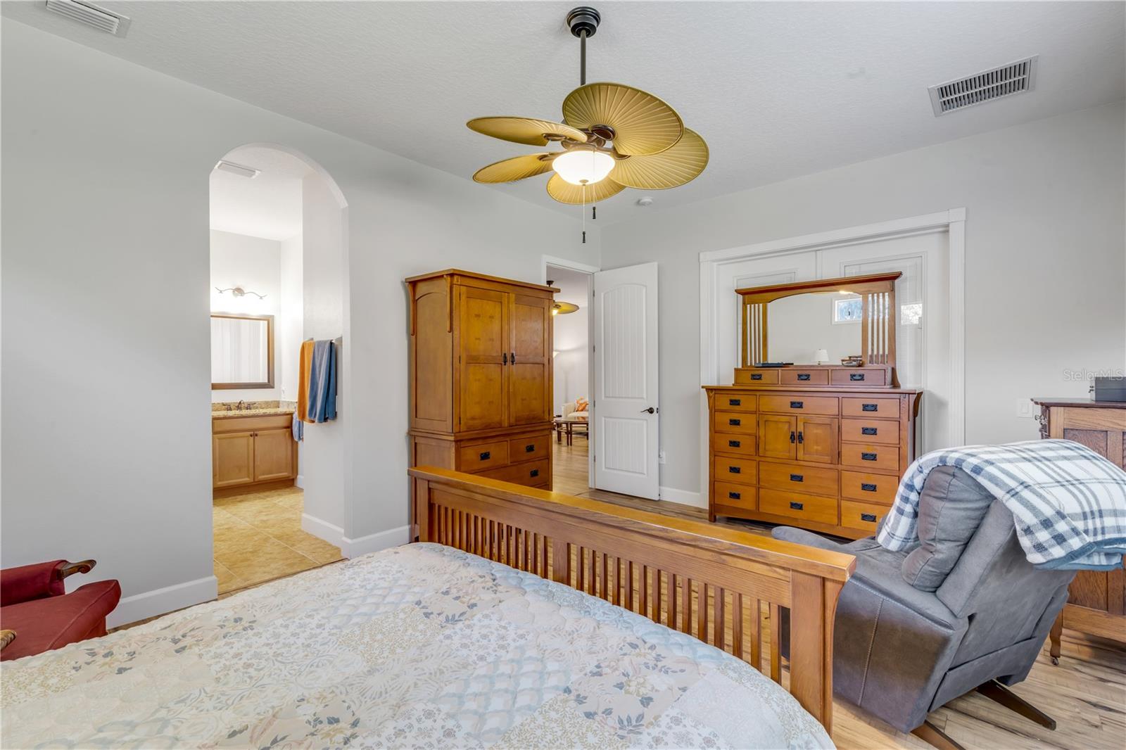 Image 28 of 46 For 3367 Torre Boulevard