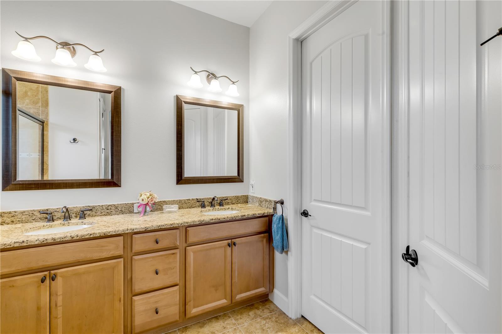 Image 29 of 46 For 3367 Torre Boulevard