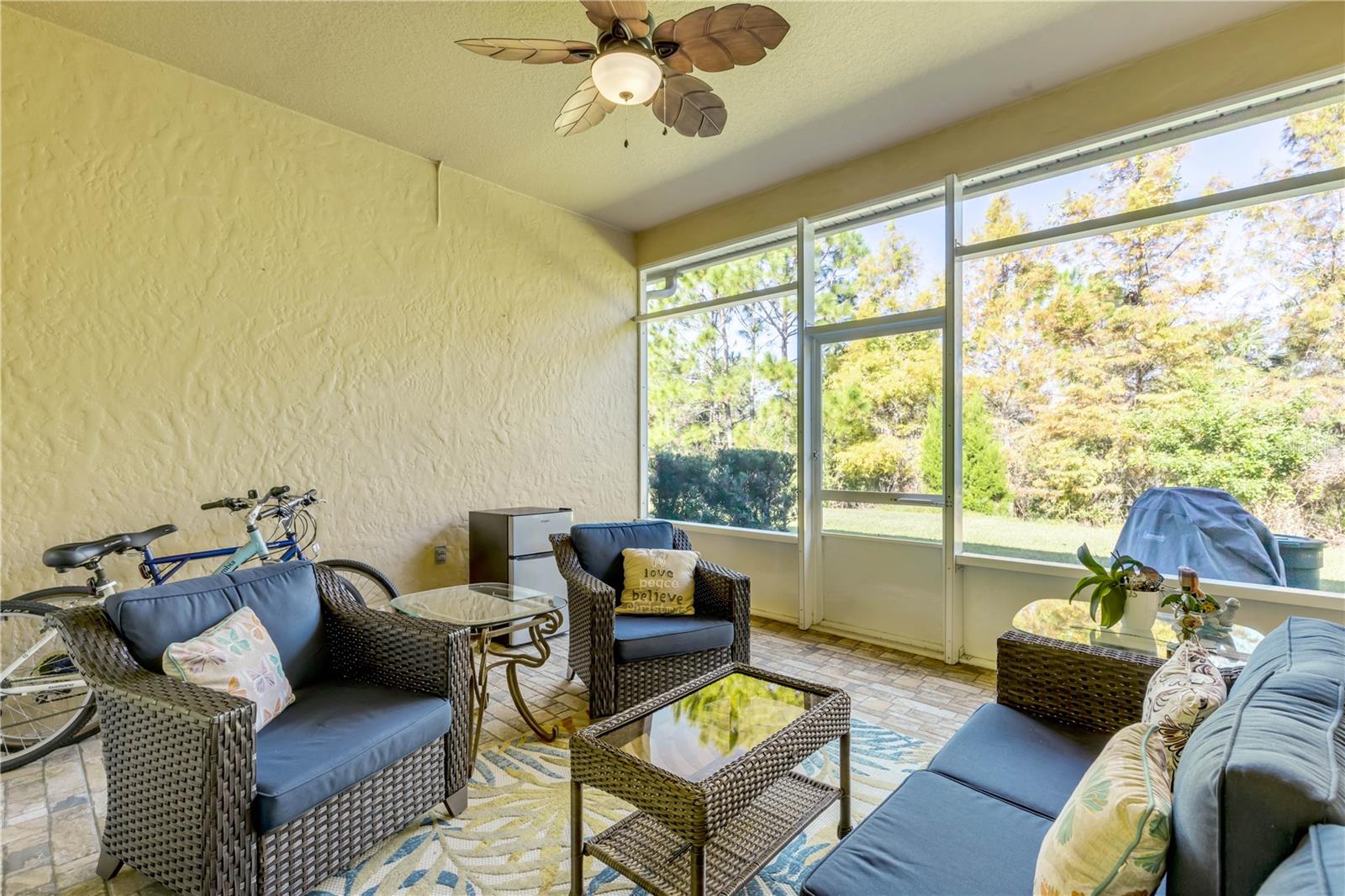 Image 33 of 46 For 3367 Torre Boulevard