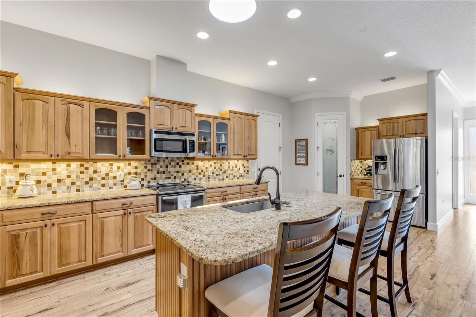 Image 6 of 46 For 3367 Torre Boulevard