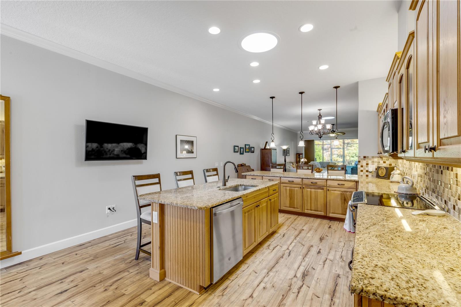 Image 8 of 46 For 3367 Torre Boulevard