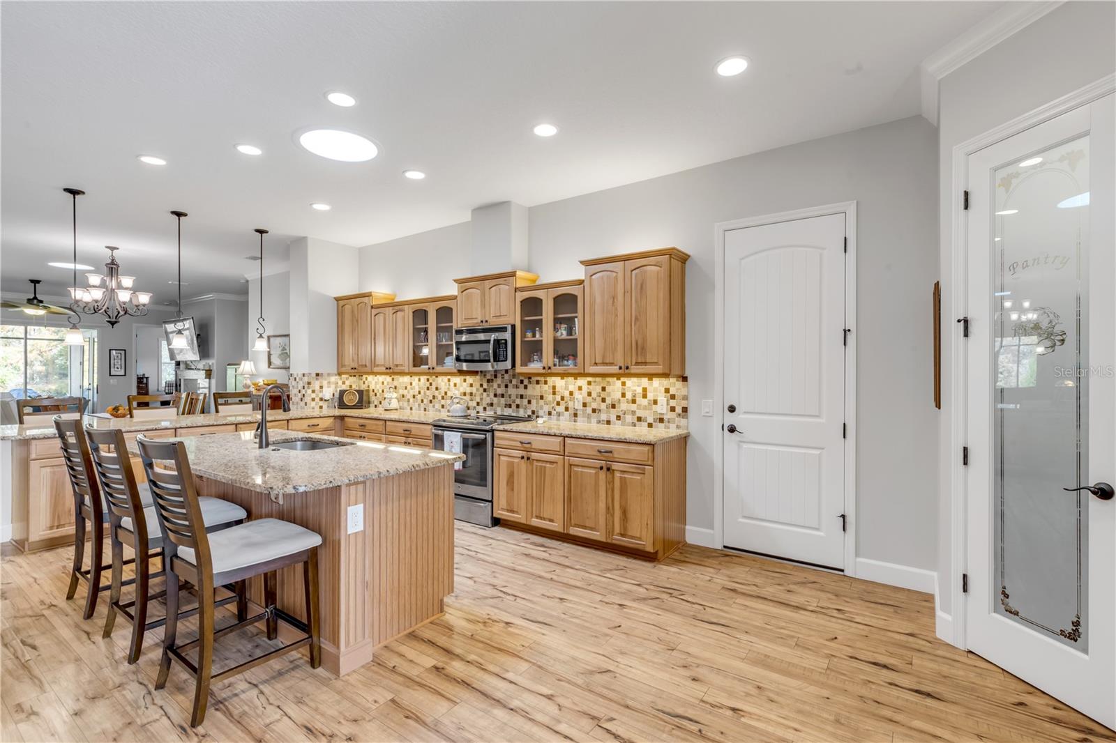 Image 9 of 46 For 3367 Torre Boulevard