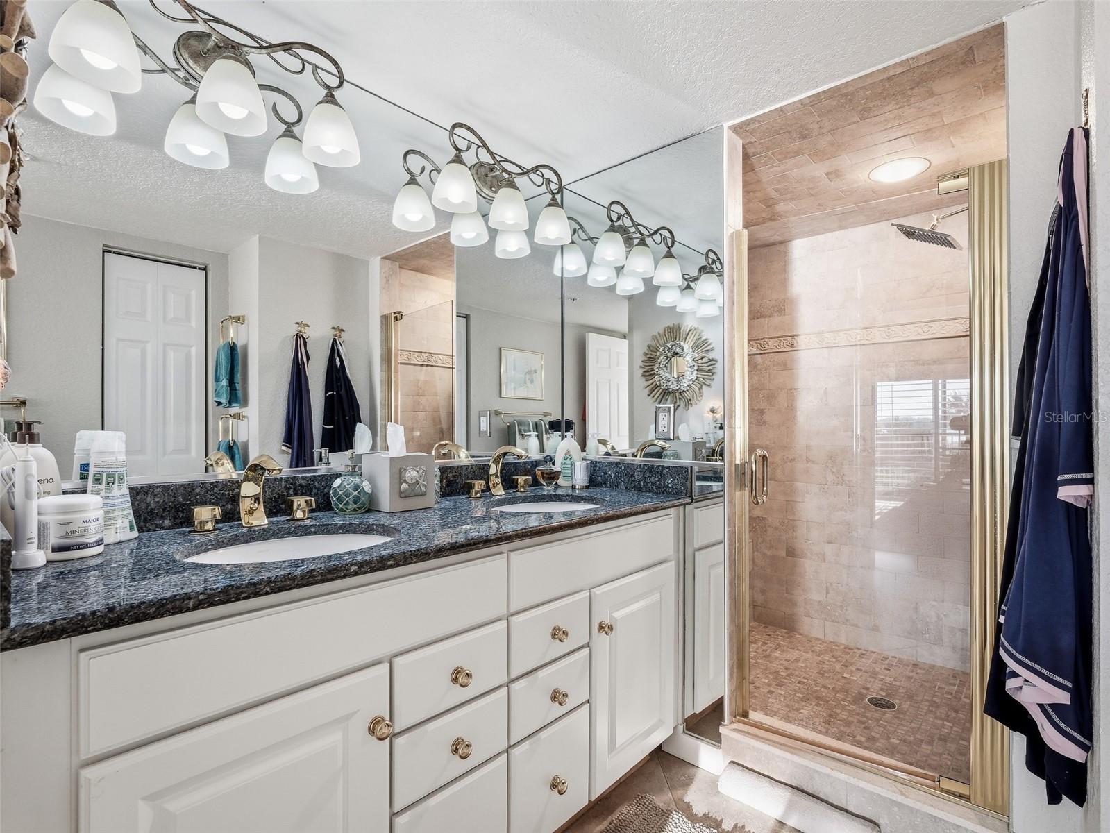 Image 41 of 71 For 2700 Peninsula Avenue 214