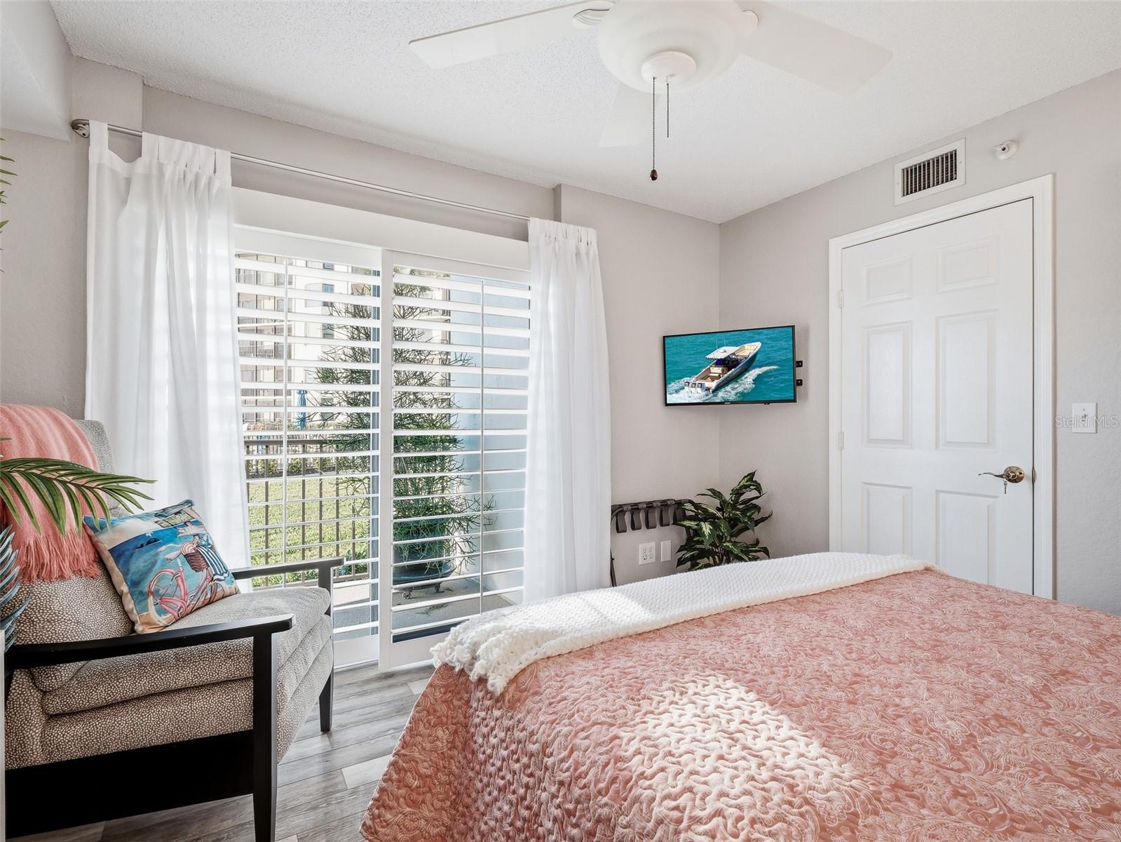 Image 47 of 71 For 2700 Peninsula Avenue 214