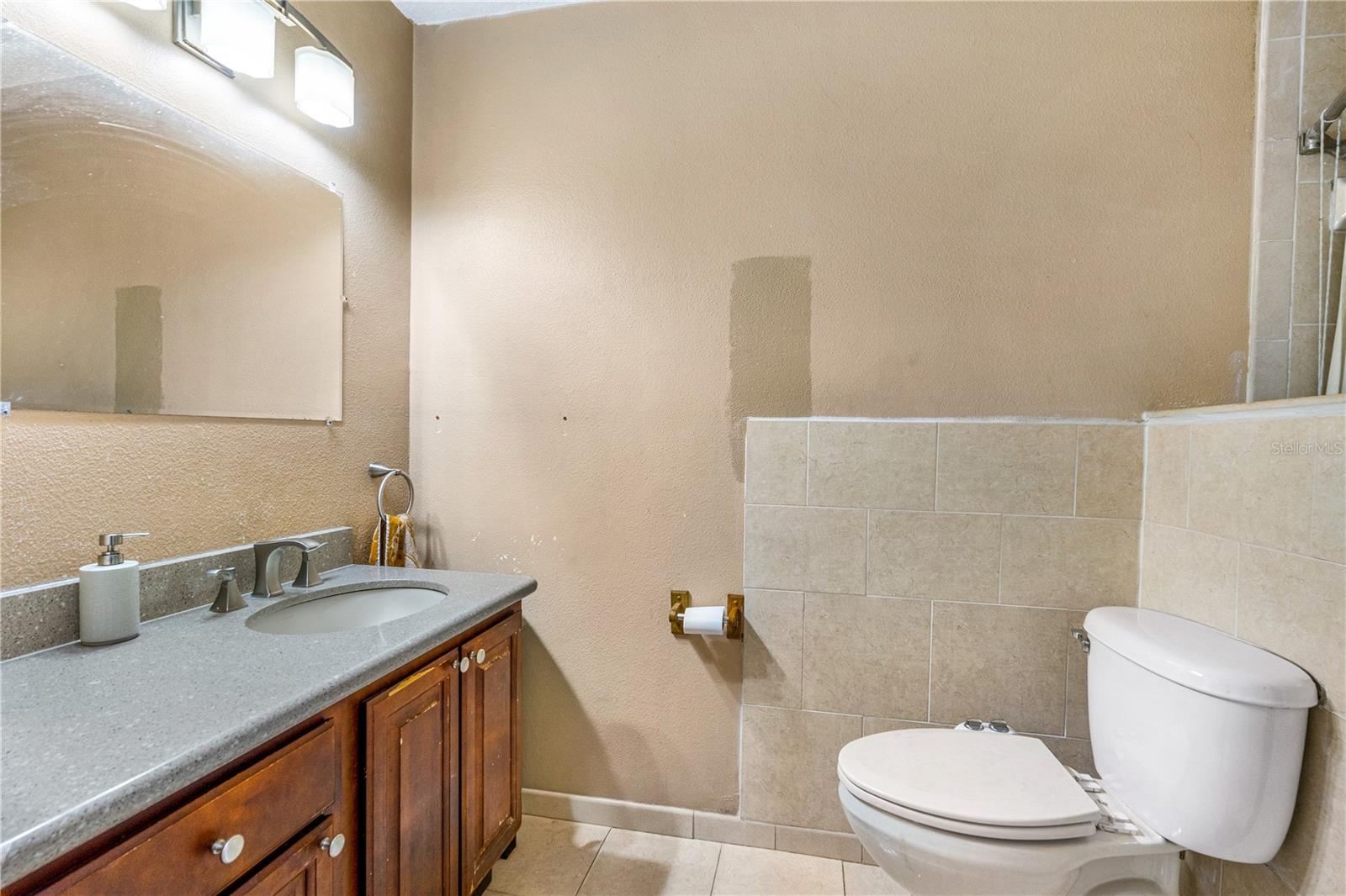 Image 16 of 37 For 2270 Candlewood Lane E