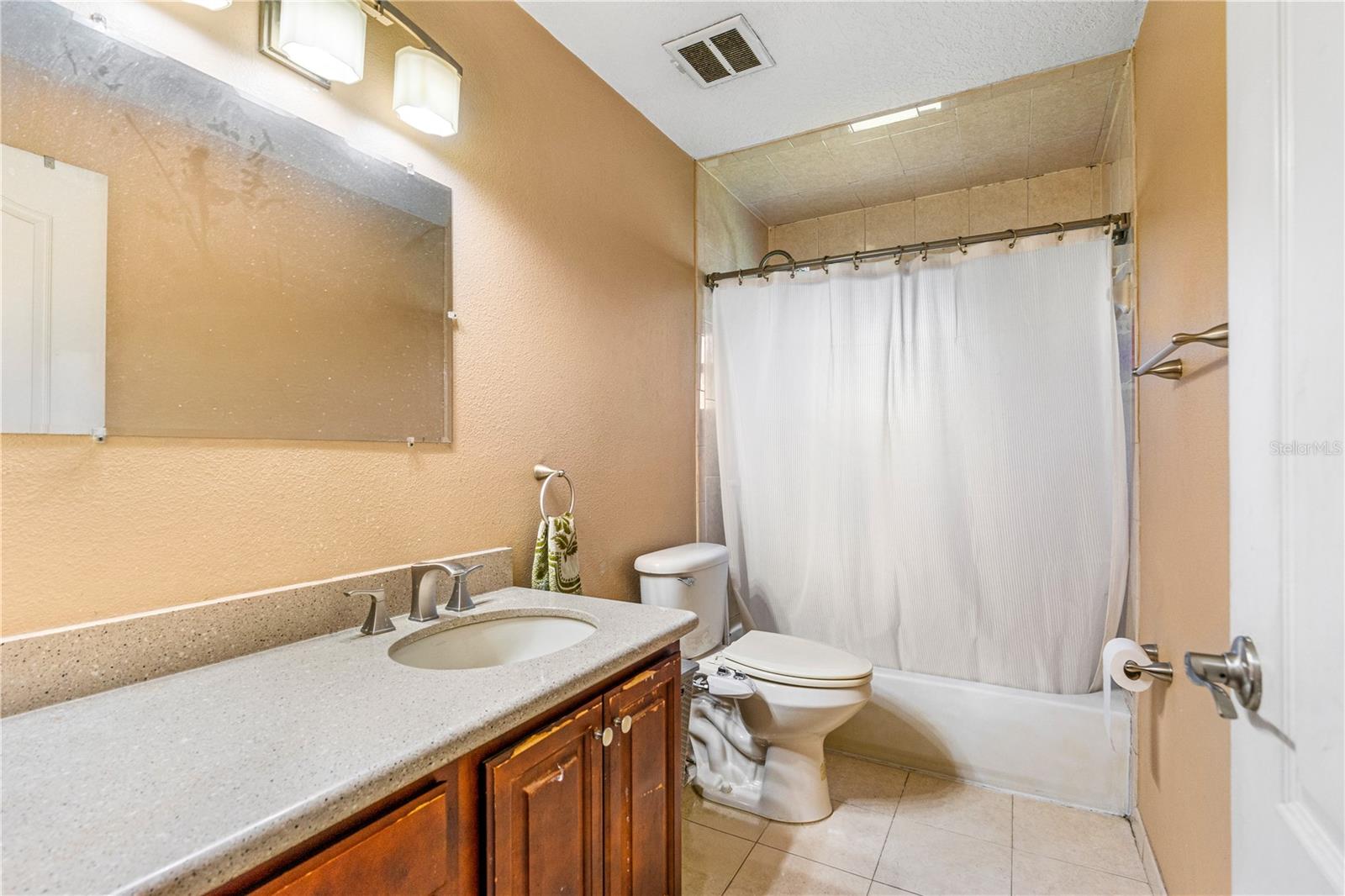 Image 22 of 37 For 2270 Candlewood Lane E