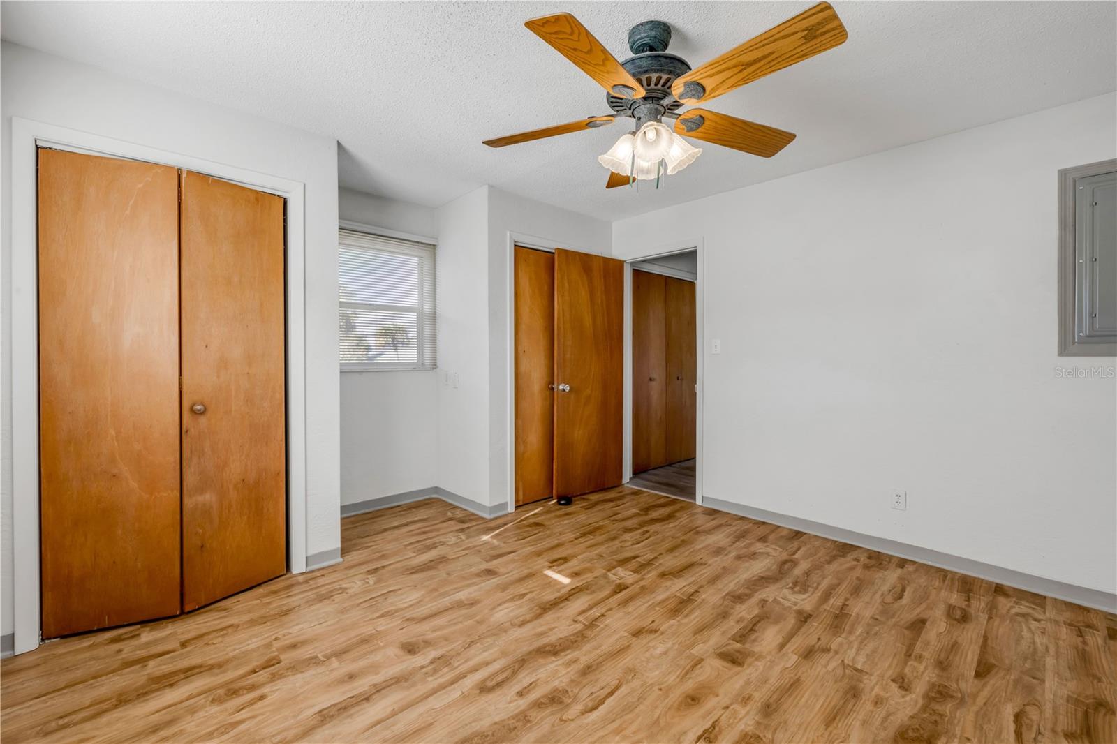 Image 14 of 30 For 4515 Saxon Drive