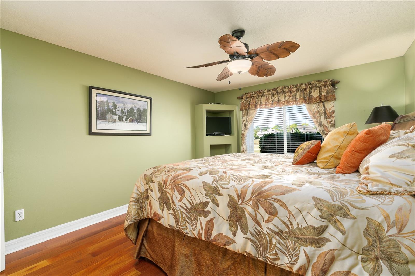 Image 17 of 56 For 1985 Rutgers Place 1985