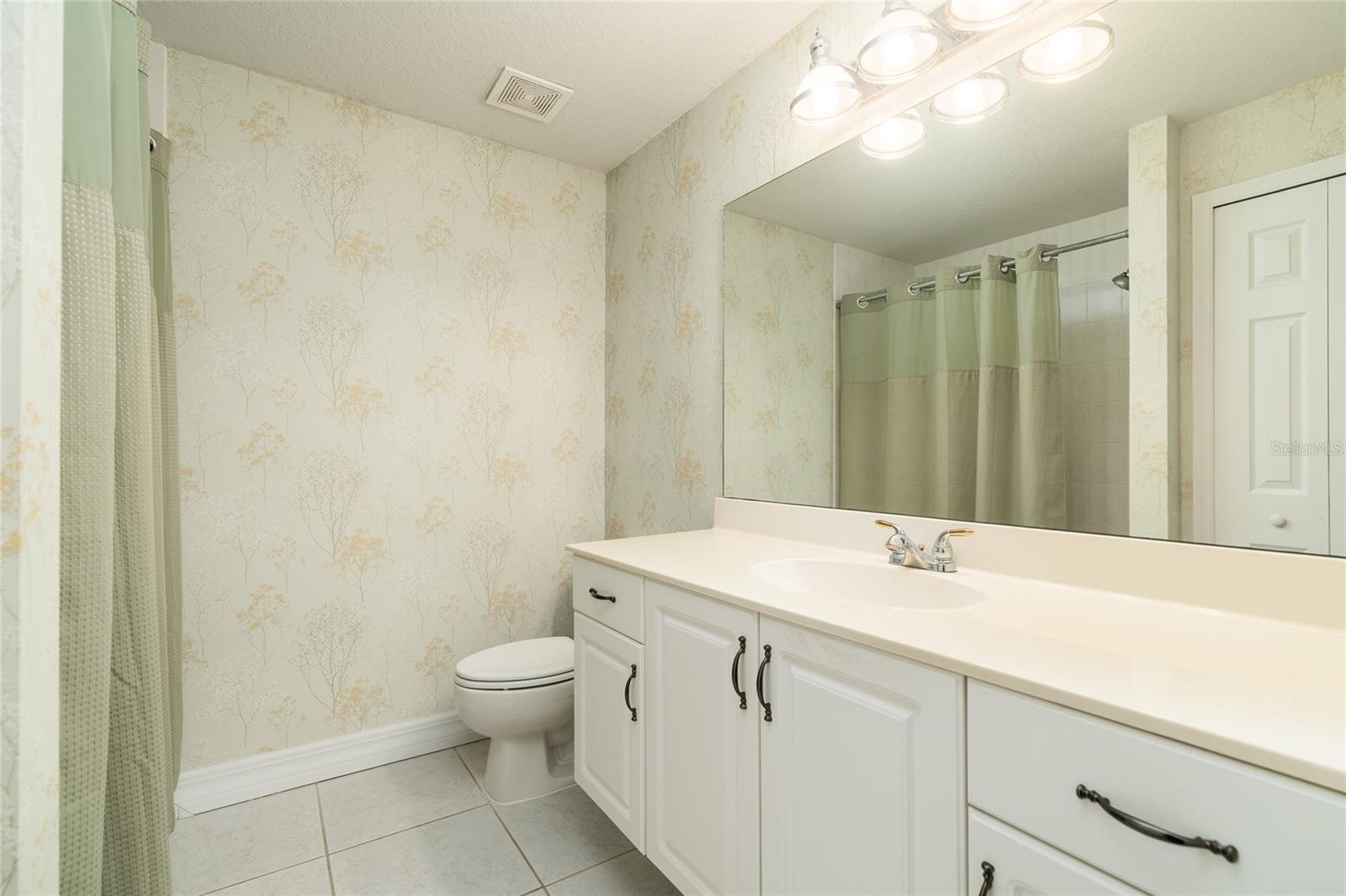 Image 24 of 56 For 1985 Rutgers Place 1985