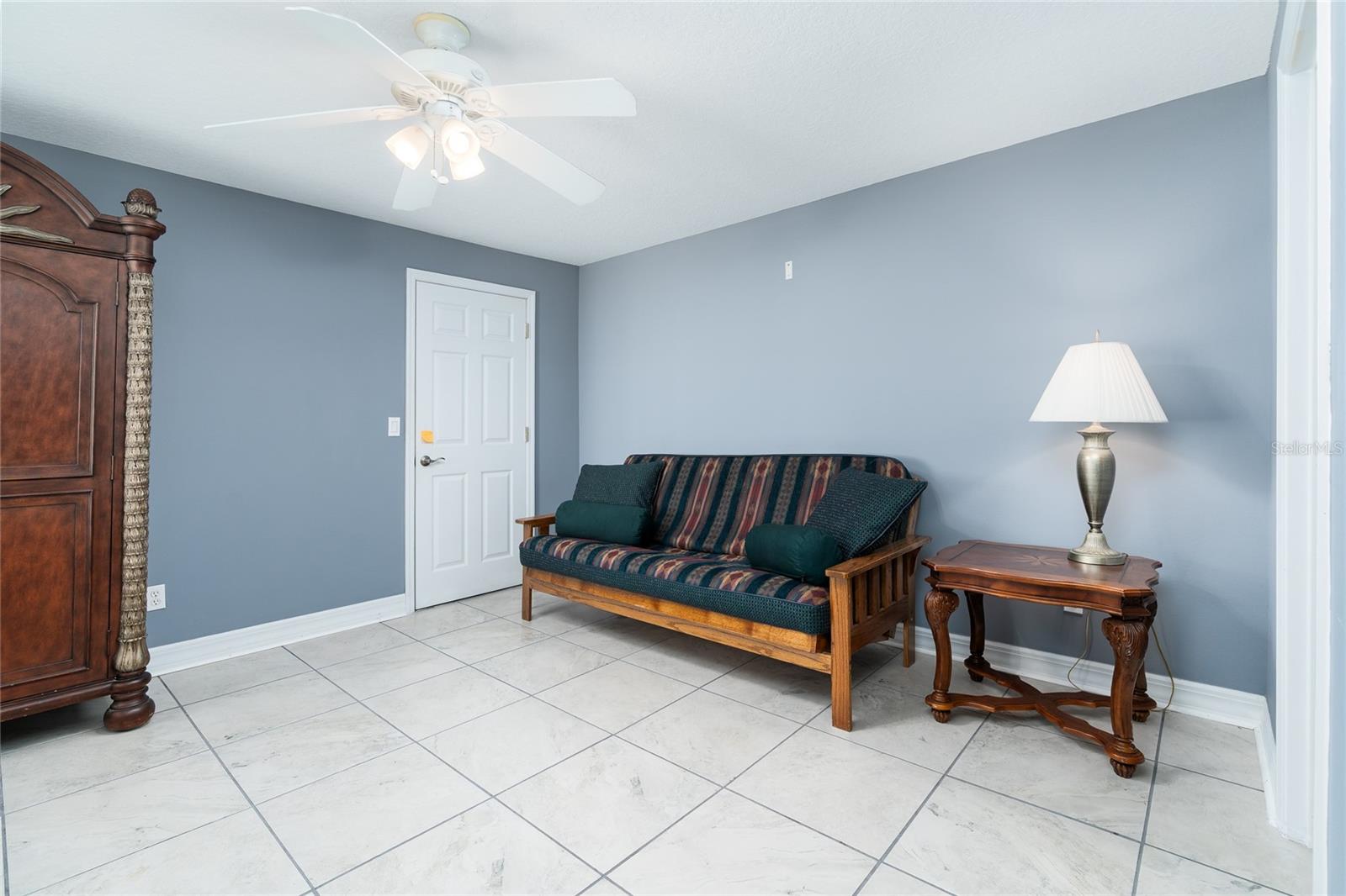 Image 25 of 56 For 1985 Rutgers Place 1985