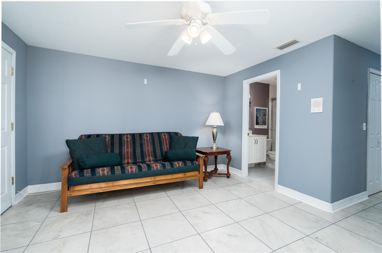 Image 27 of 56 For 1985 Rutgers Place 1985