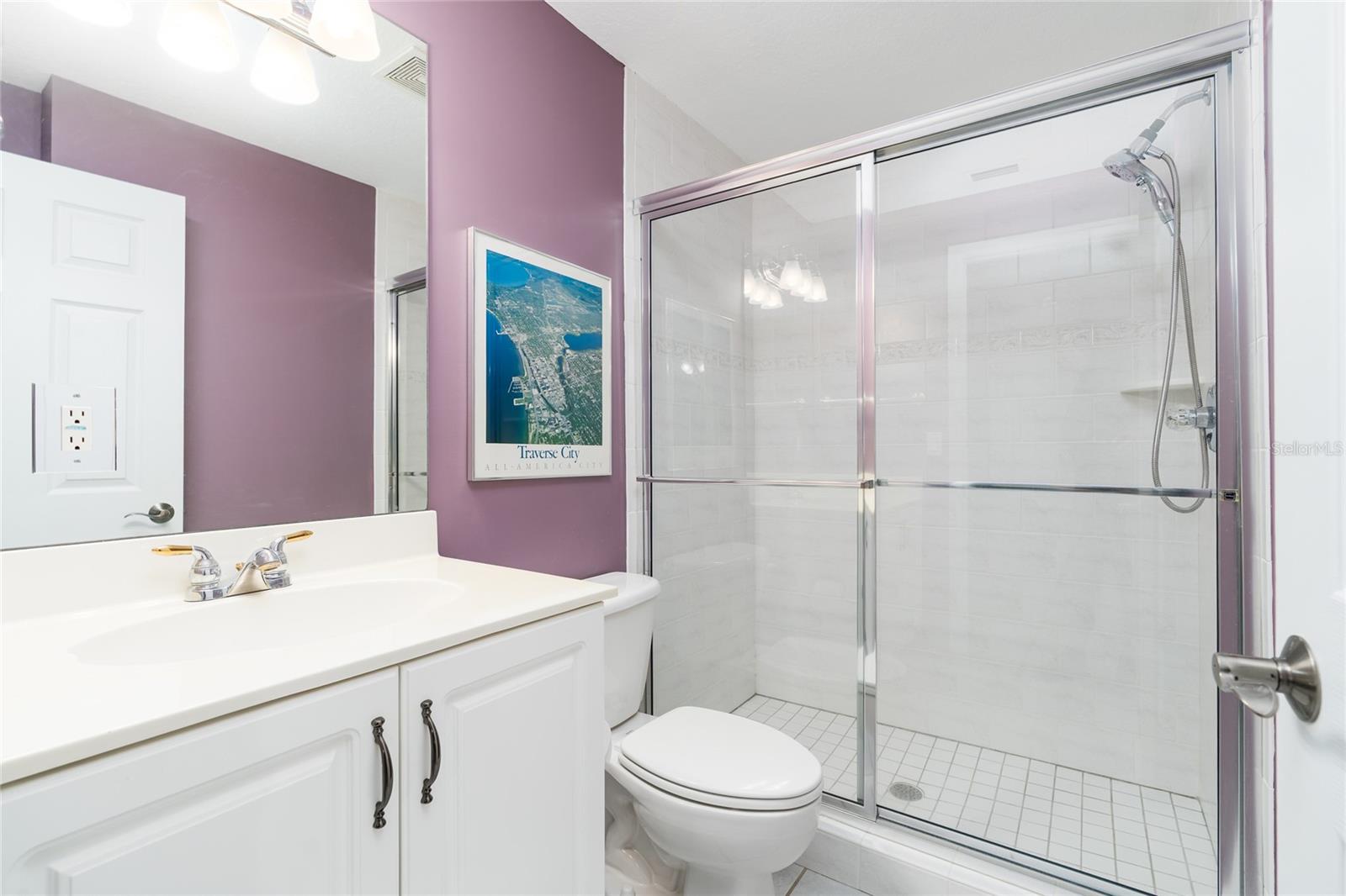 Image 28 of 56 For 1985 Rutgers Place 1985