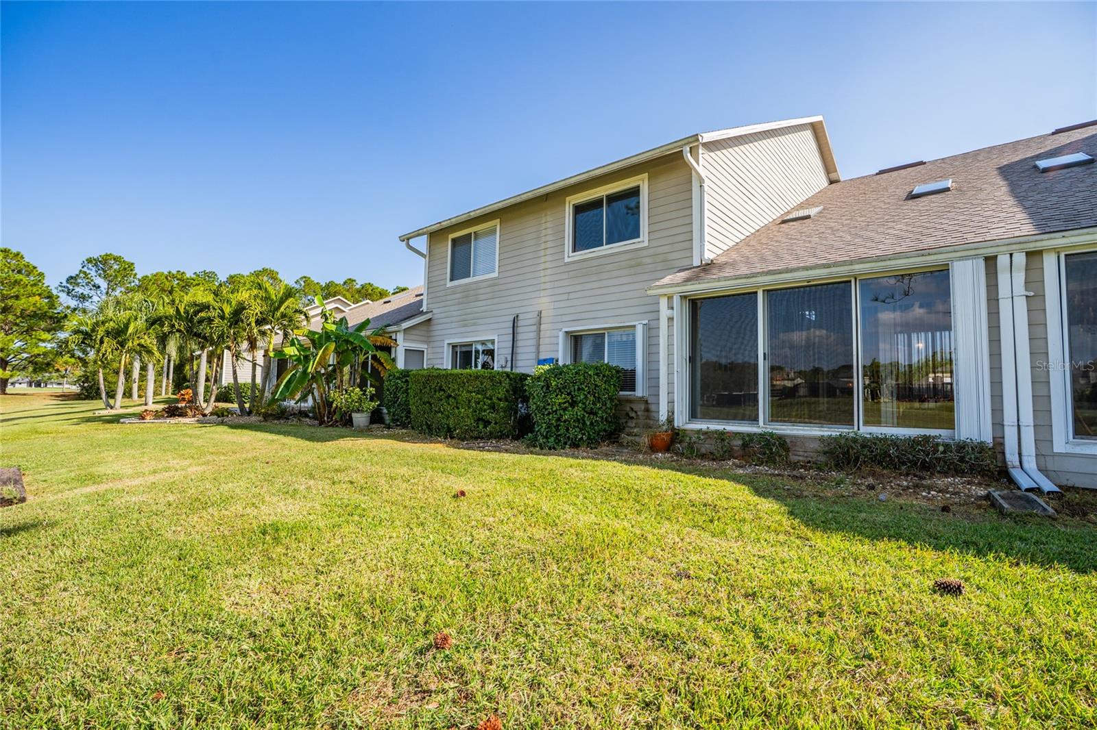 Image 30 of 56 For 1985 Rutgers Place 1985