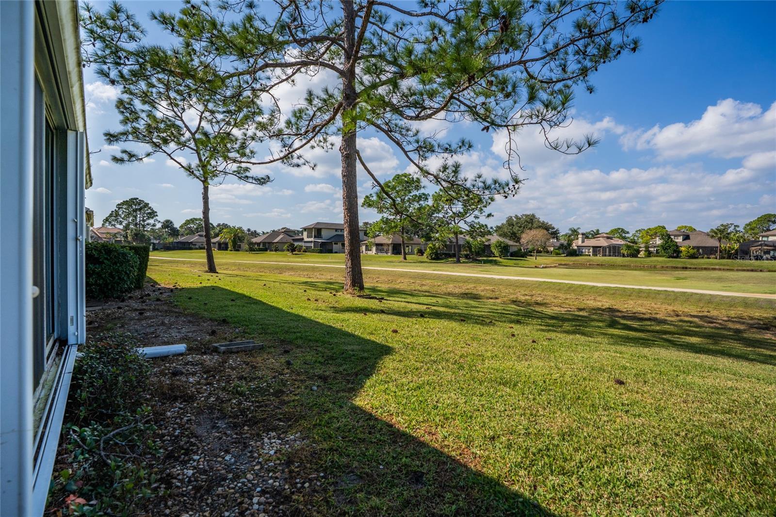 Image 31 of 56 For 1985 Rutgers Place 1985