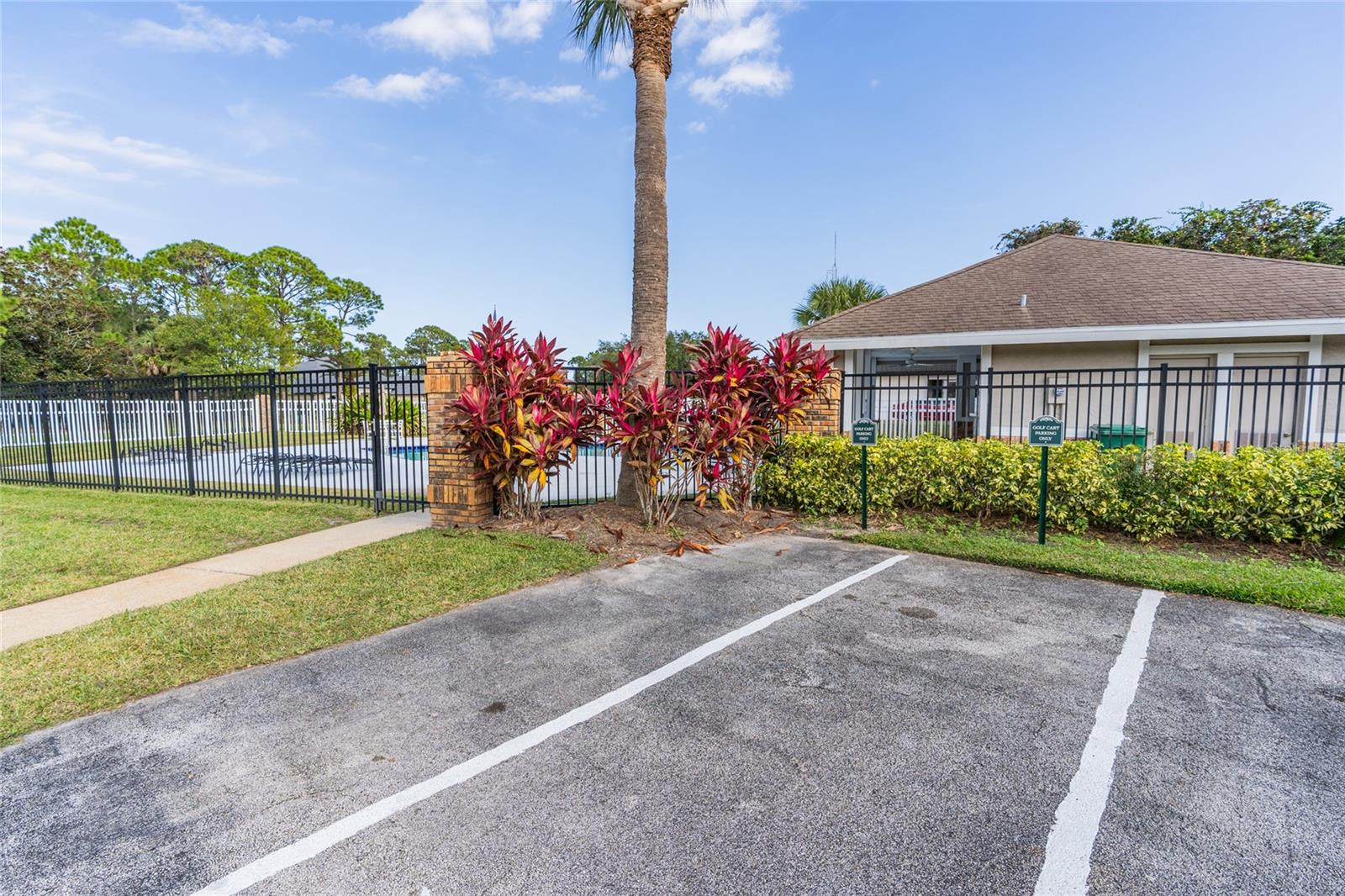 Image 41 of 56 For 1985 Rutgers Place 1985